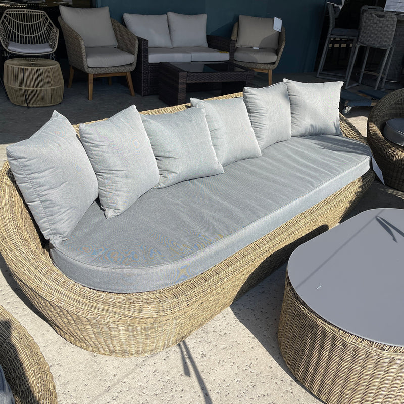 Pismo Gray Outdoor Seating Group w/ Coffee Table / 4pc