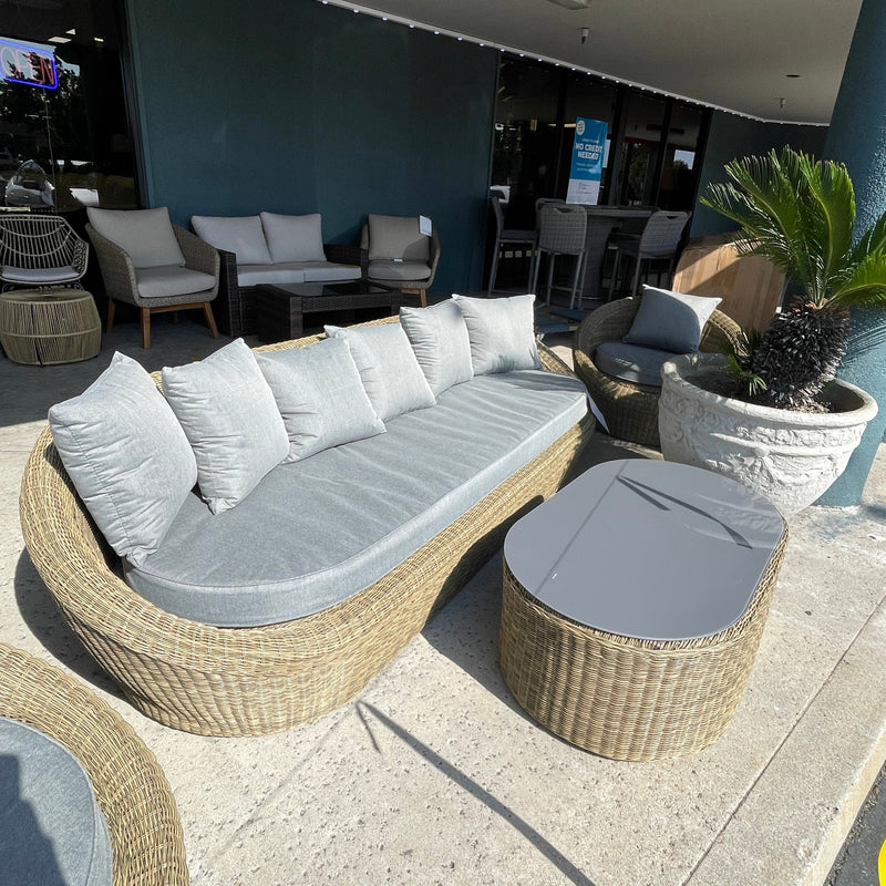 Pismo Gray Outdoor Seating Group w/ Coffee Table / 4pc